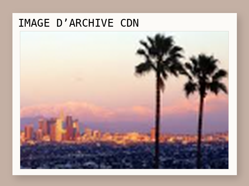 Un billet A/R pour Los Angeles.