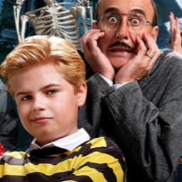 10 lots « Ducobu & Le Fantôme de Saint-Potache » composés de 4 places de cinéma , d'un jeu de carte…