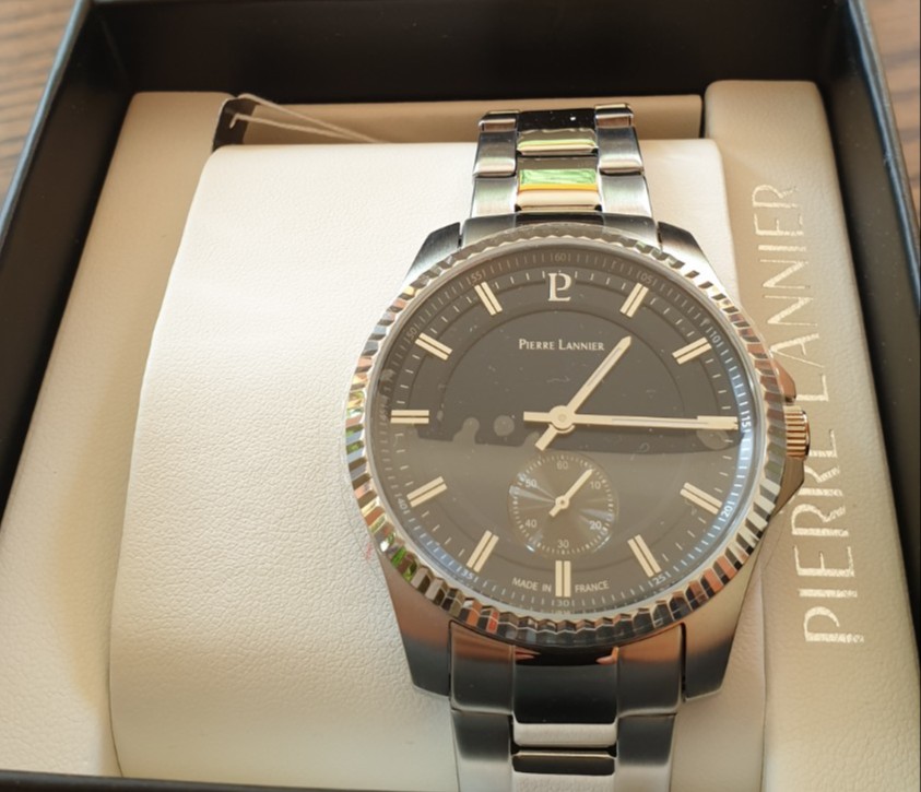 Une montre Pierre Lannier