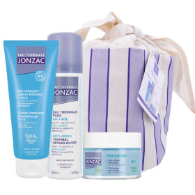 Une trousse avec 3 produits de beauté